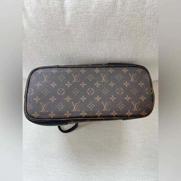 865. AUTH Louis Vuitton Monogram Tote Bag - Picture 8 of 16
